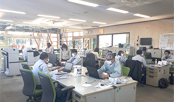 西幸本社 社内
